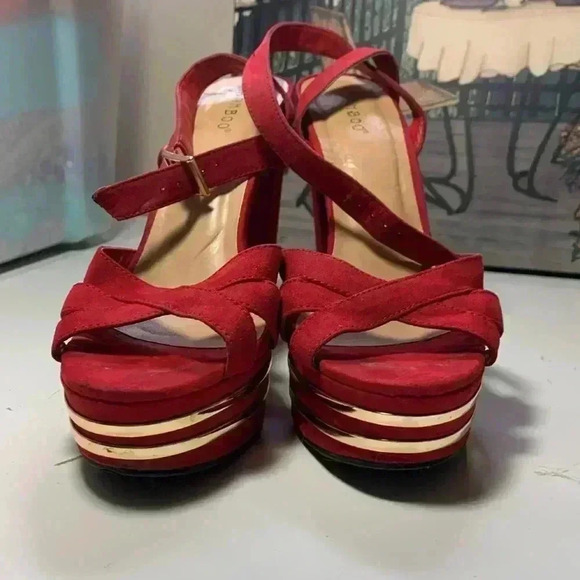 Bamboo Faux Suede Red Platform Heels w Ankle Strap & Gold Coloured Accents Sz 10 - Picture 14 of 14